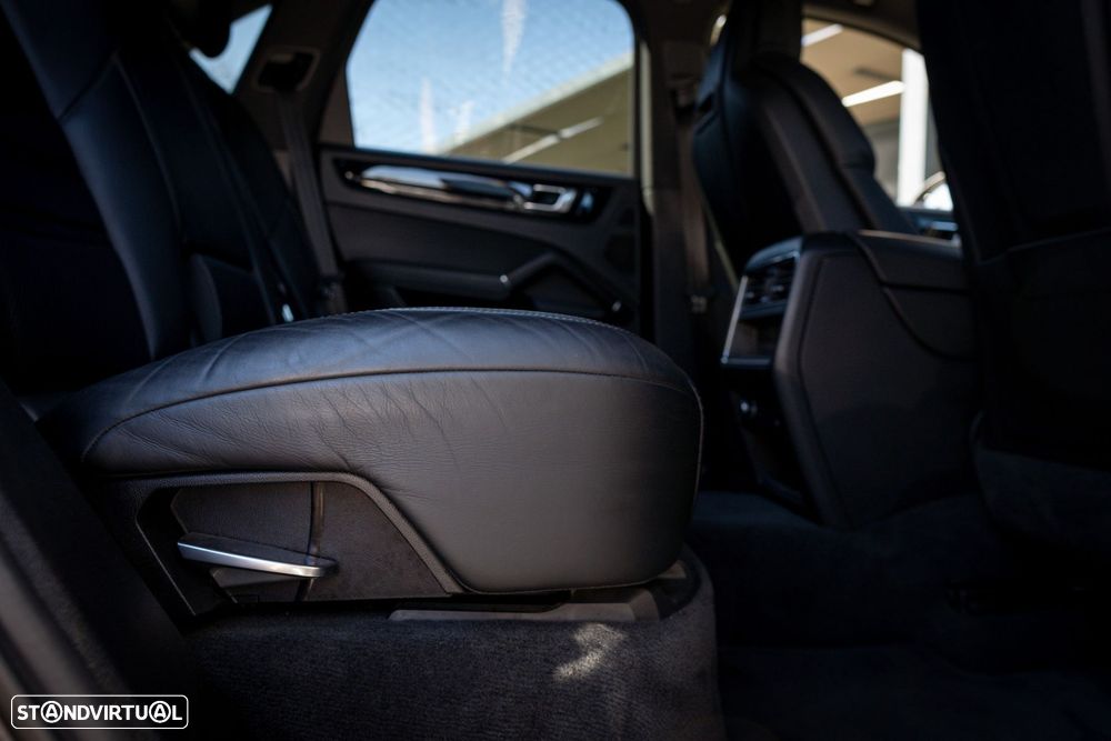 Porsche Cayenne Platinum Edition - 51