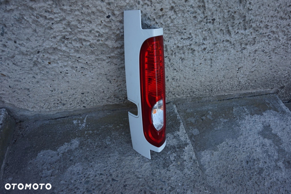 LAMPA TYŁ TYLNIA LEWA TRAFIC III VIVARO B