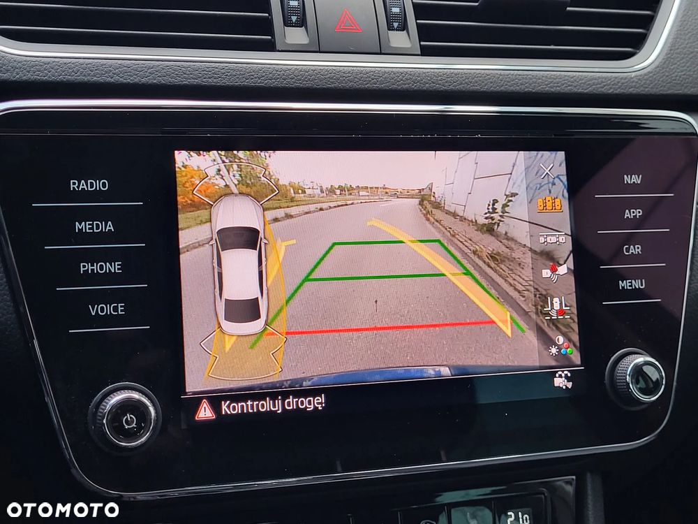Skoda Superb 2.0 TSI Ambition DSG - 17