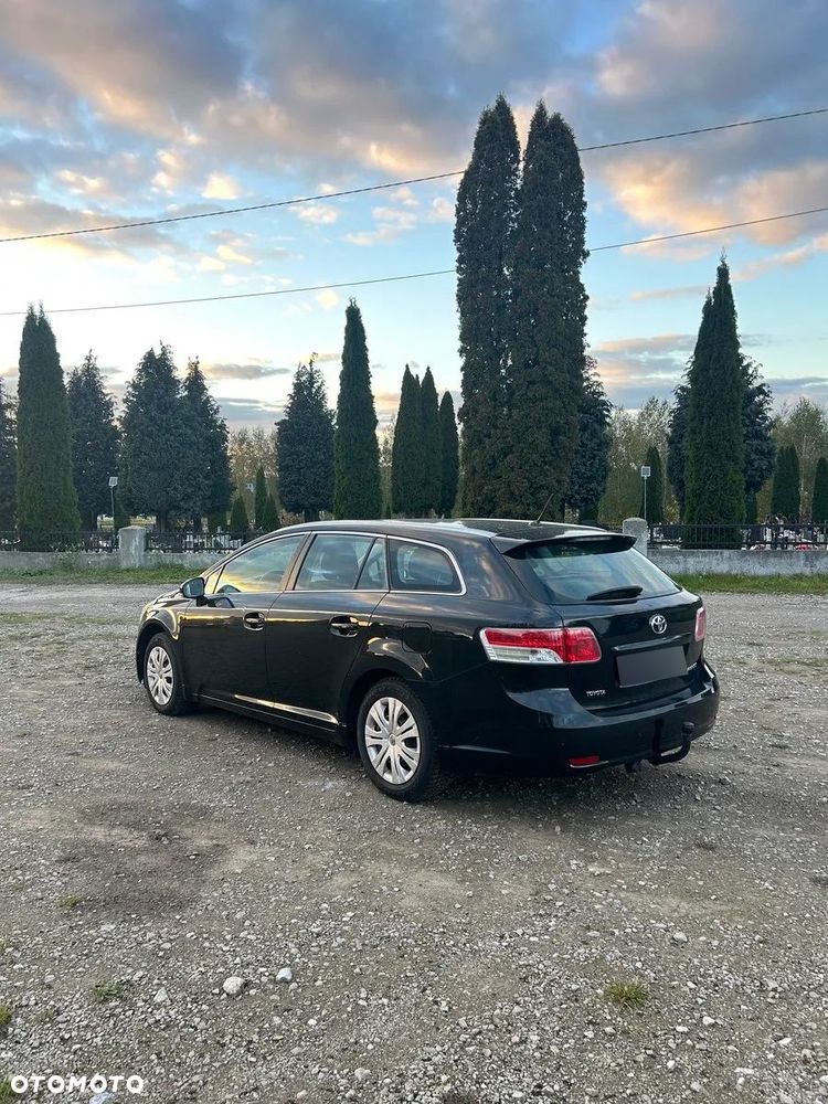 Toyota Avensis Combi 2.0 D-4D Sol - 6