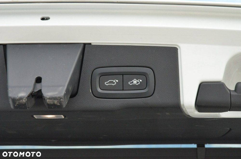 Volvo XC 60 B4 D Geartronic RDesign - 16