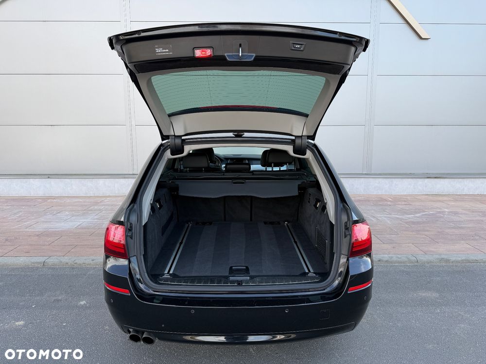 BMW Seria 5 520d xDrive - 22