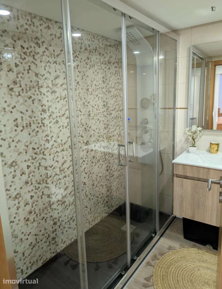 Quarto - localizado em Paranhos Porto - Grande imagem: 5/9