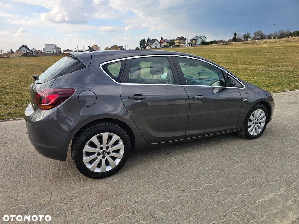 Opel Astra 1.7 CDTI Cosmo - 8