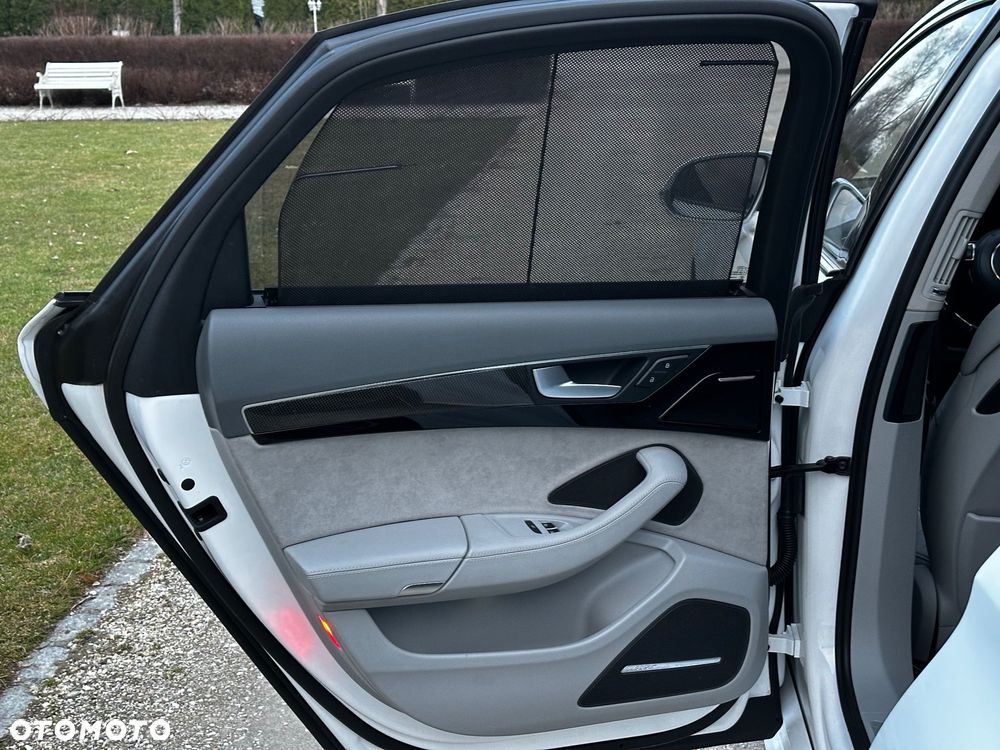 Audi S8 - 18