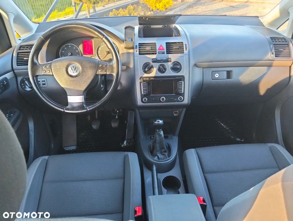 Volkswagen Touran 1.6 - 16