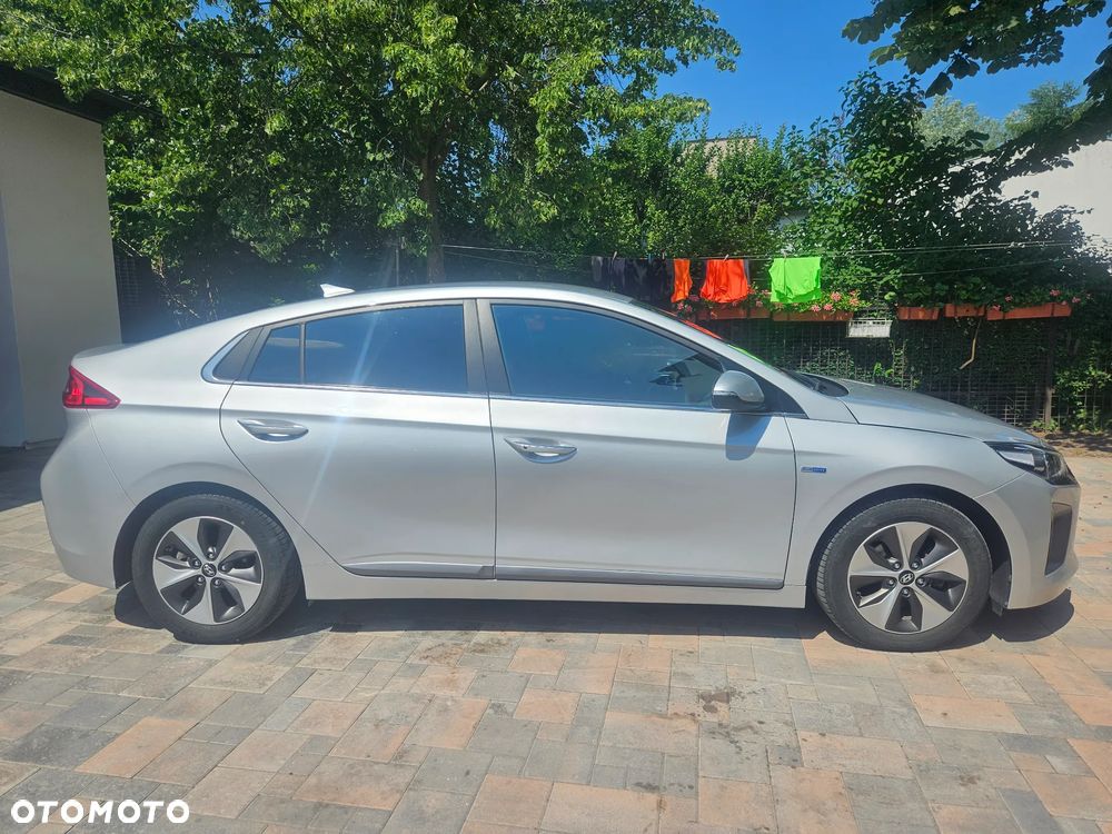 Hyundai IONIQ Hybrid Platinum - 22
