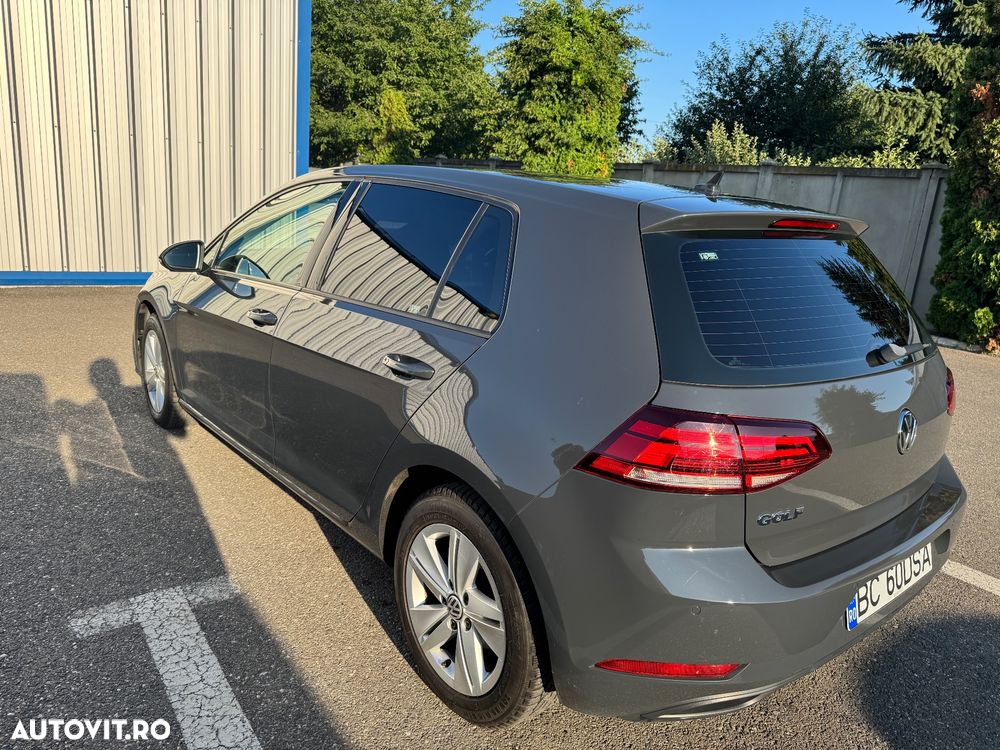 Volkswagen Golf - 5