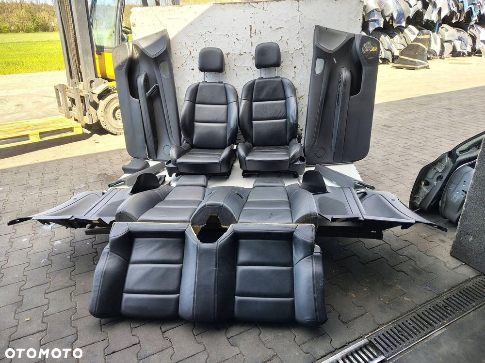 FOTEL FOTELE BOCZKI KOMPLET CZARNA SKÓRA GRZANE PEUGEOT 307 CC - 1