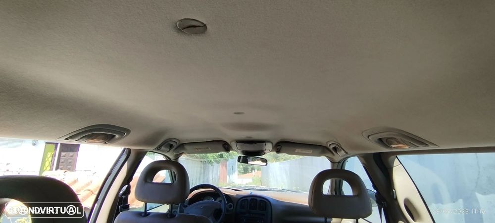 Chrysler Voyager 2.5 CRD LX - 15