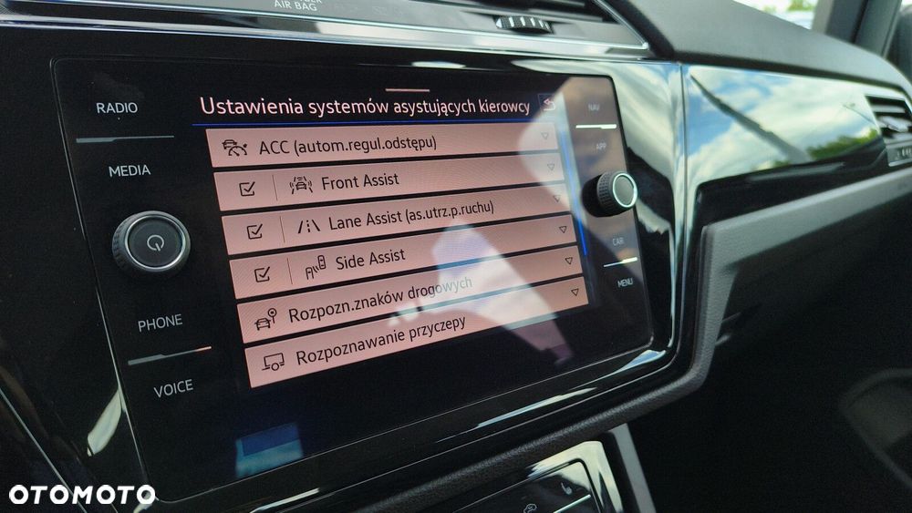 Volkswagen Touran - 21