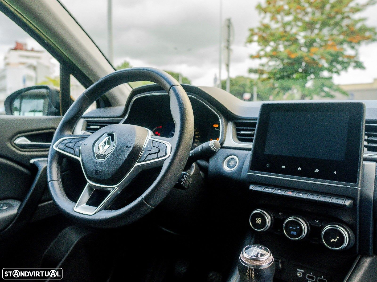 Renault Captur - 28