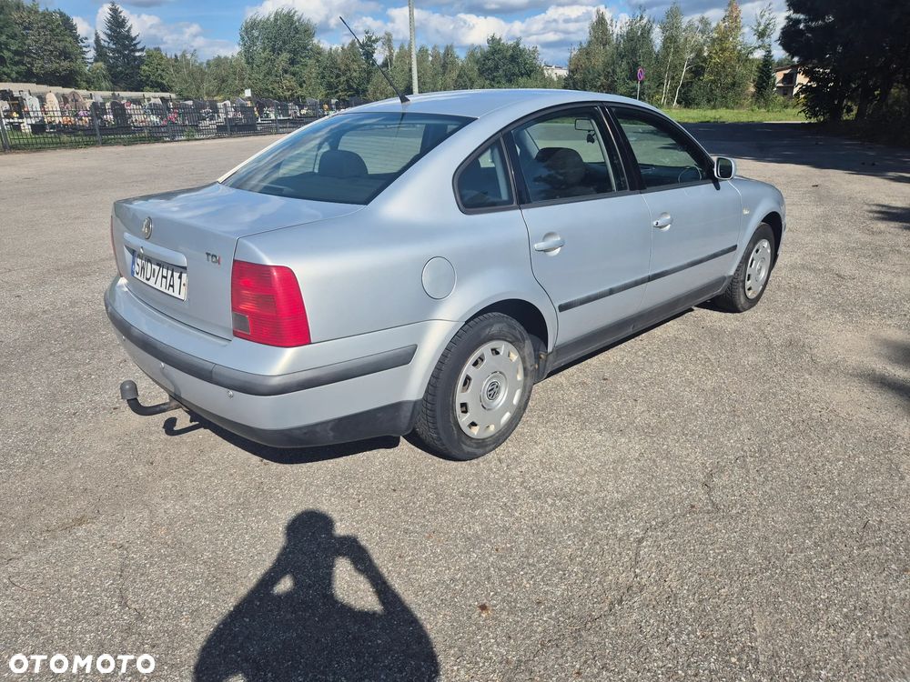 Volkswagen Passat 1.9 TDI GL - 6
