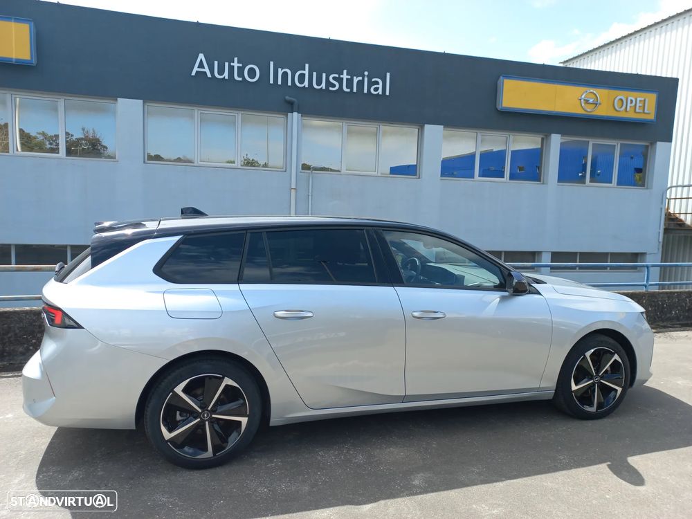 Opel Astra Sports Tourer - 3