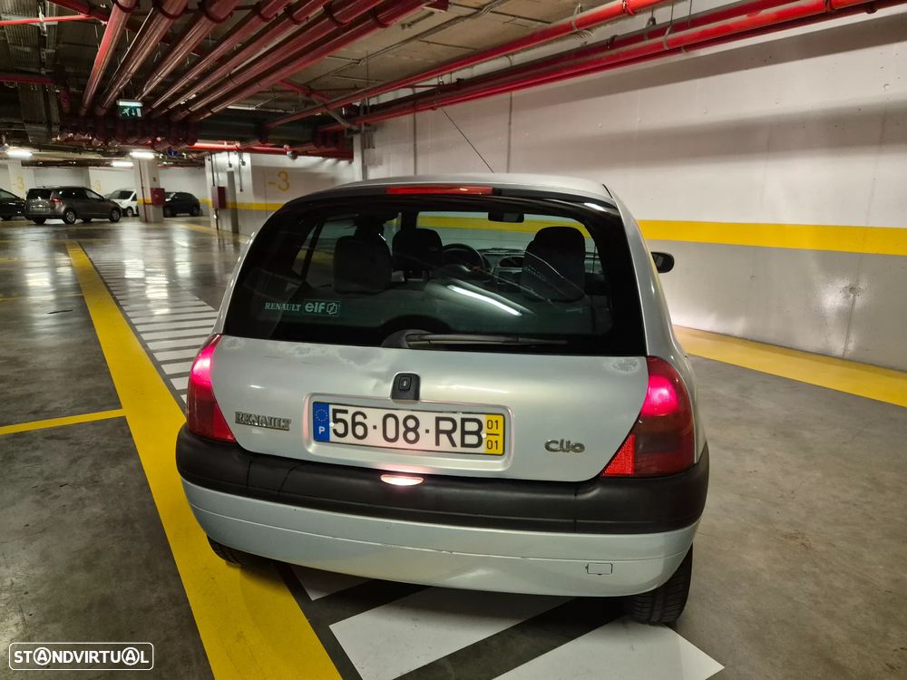 Renault Clio 1.2 RXE - 12