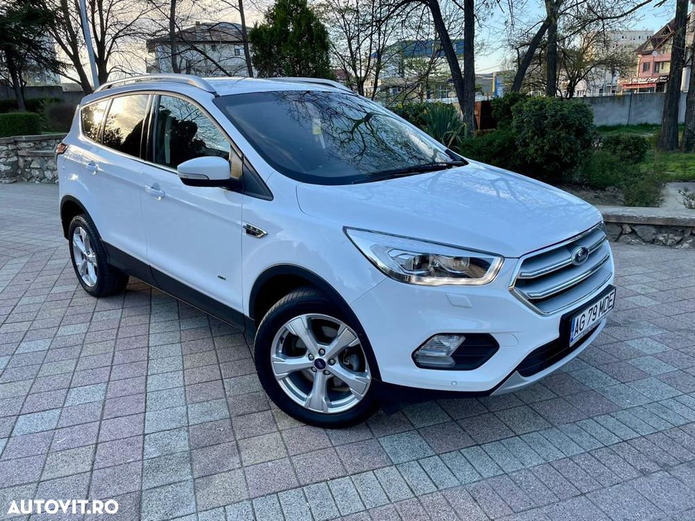 Ford Kuga - 1