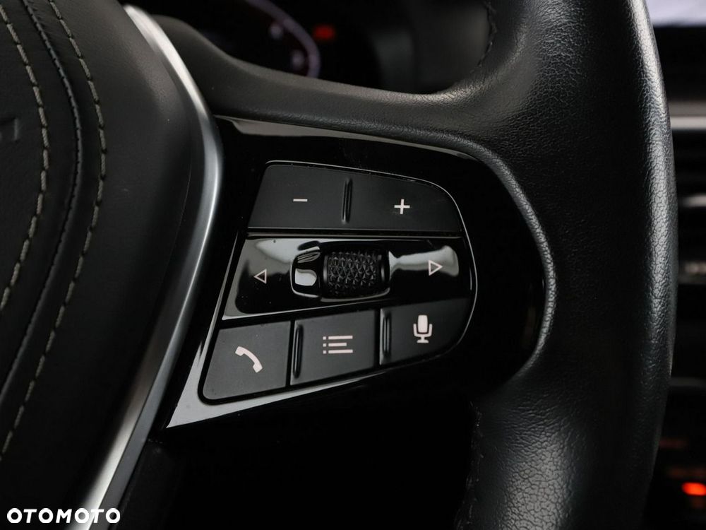 BMW Seria 5 530e - 31