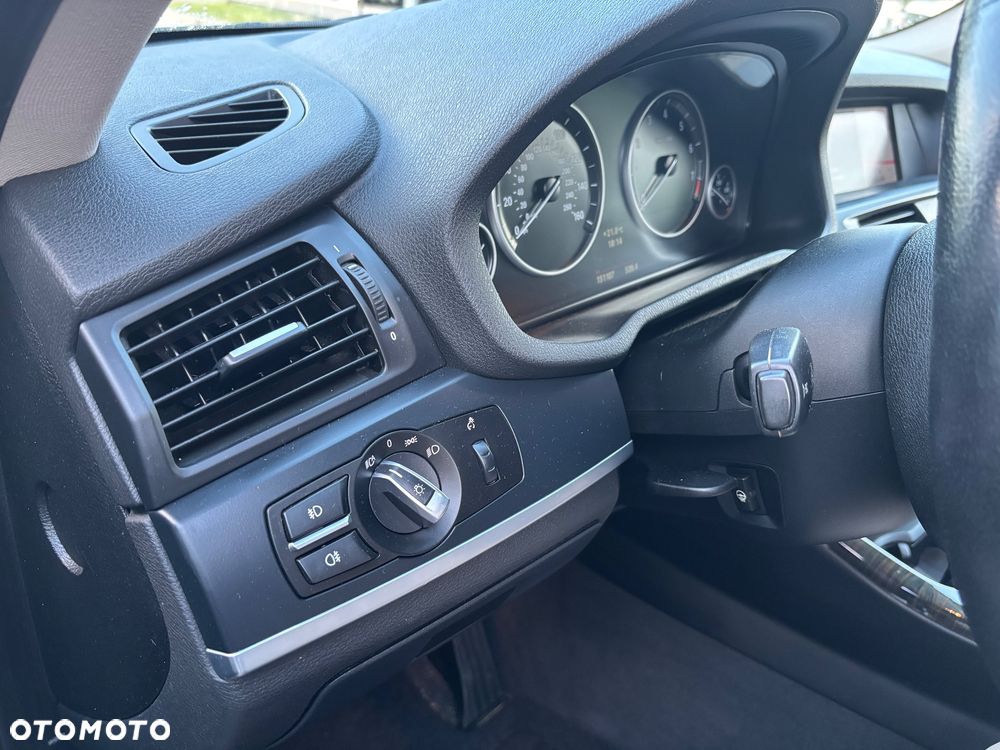 BMW X3 28i xDrive - 23