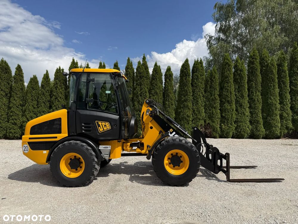 JCB 407 T4 / 2019 ROK / SILNIK 4-CYL BEZ DPF I ADBLUE / PIĘKNA / ORYGINAŁ / ZADBANA / SPROWADZONA Z NIEMIEC / MAŁE GABARYTY / SILNA / 406 408 409 60 70 M 506 509 - 10