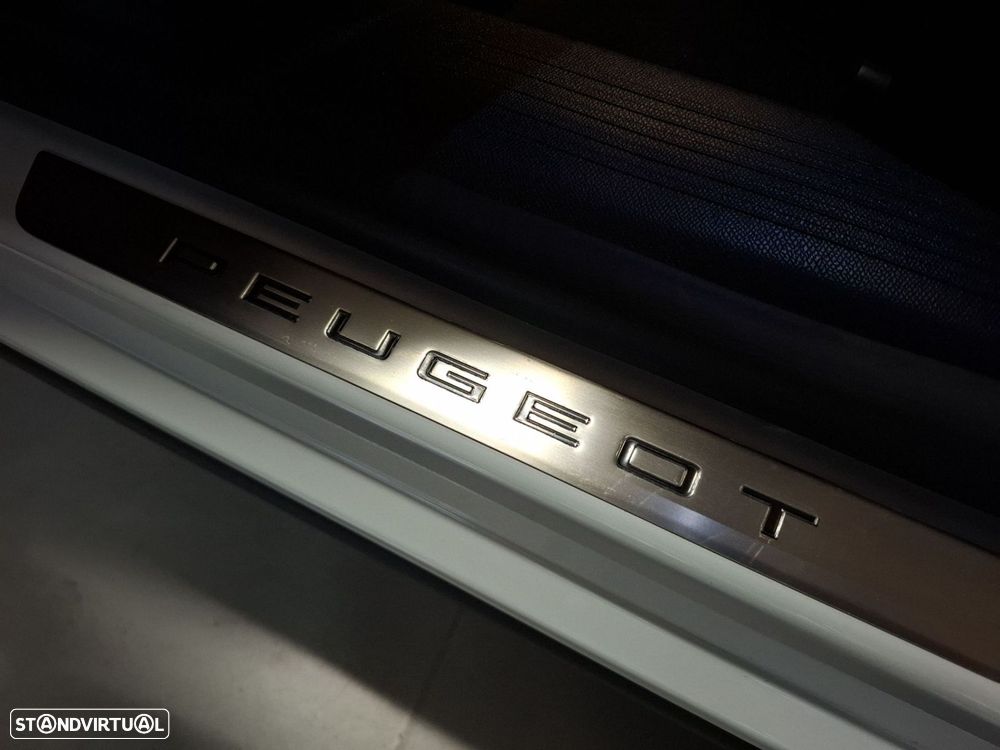 Peugeot E-408 58 kWh GT - 23