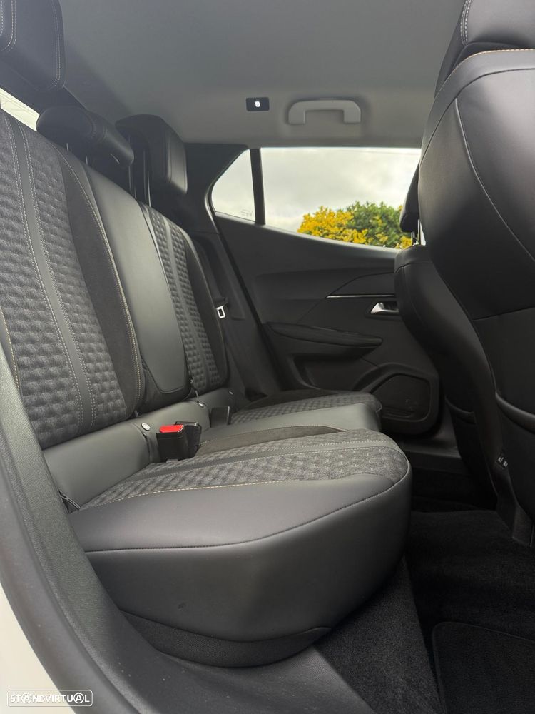 Peugeot 2008 1.2 PureTech Allure EAT8 - 8