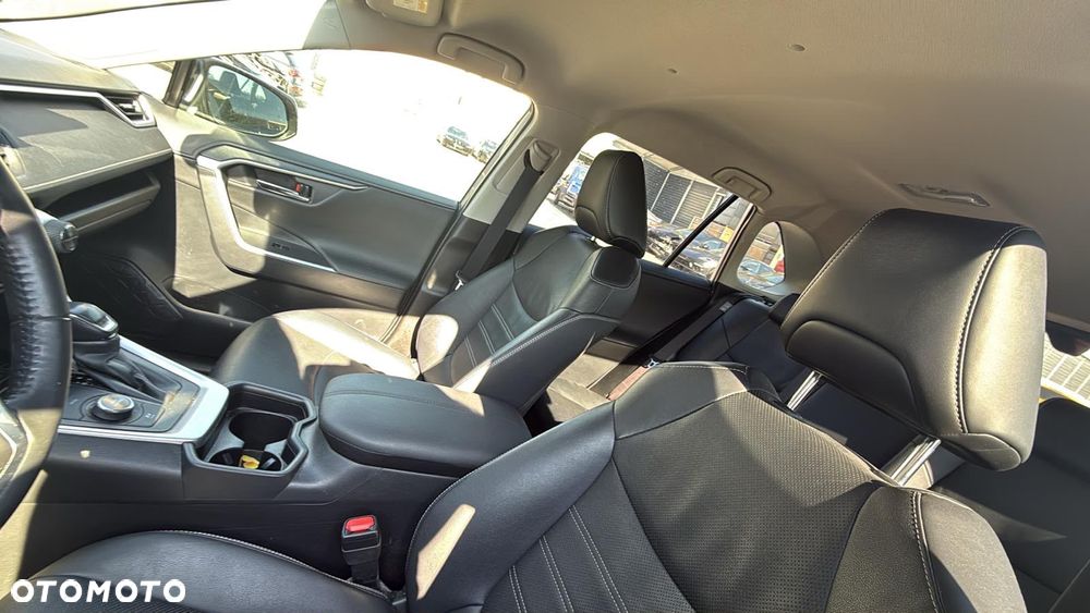 Toyota RAV4 - 6