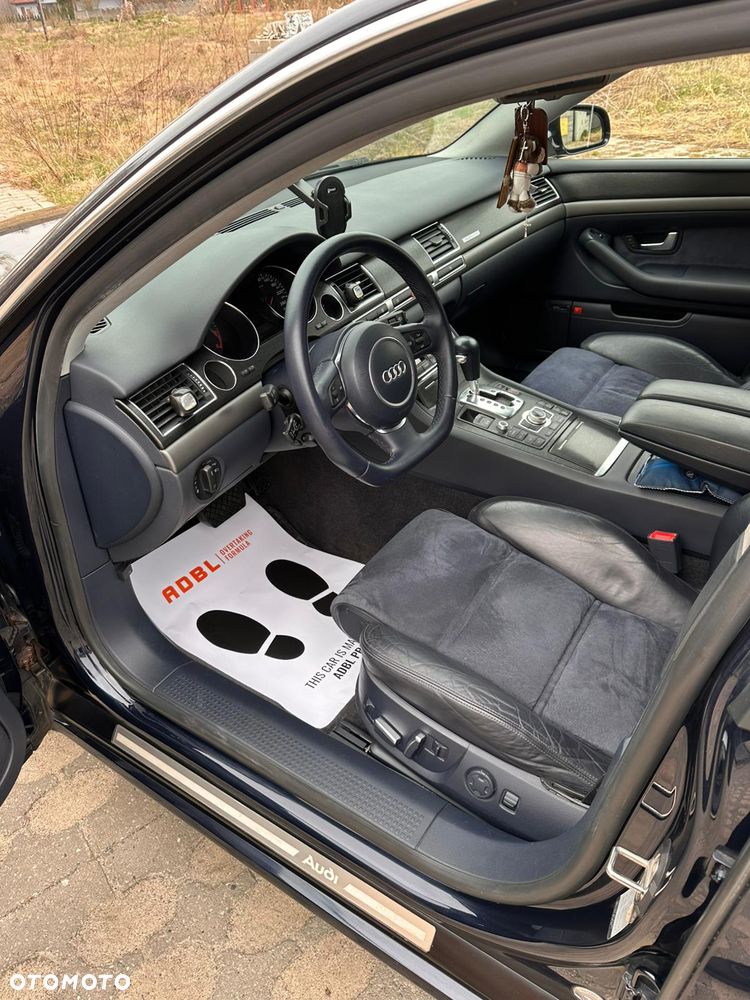 Audi A8 4.2 Quattro - 16