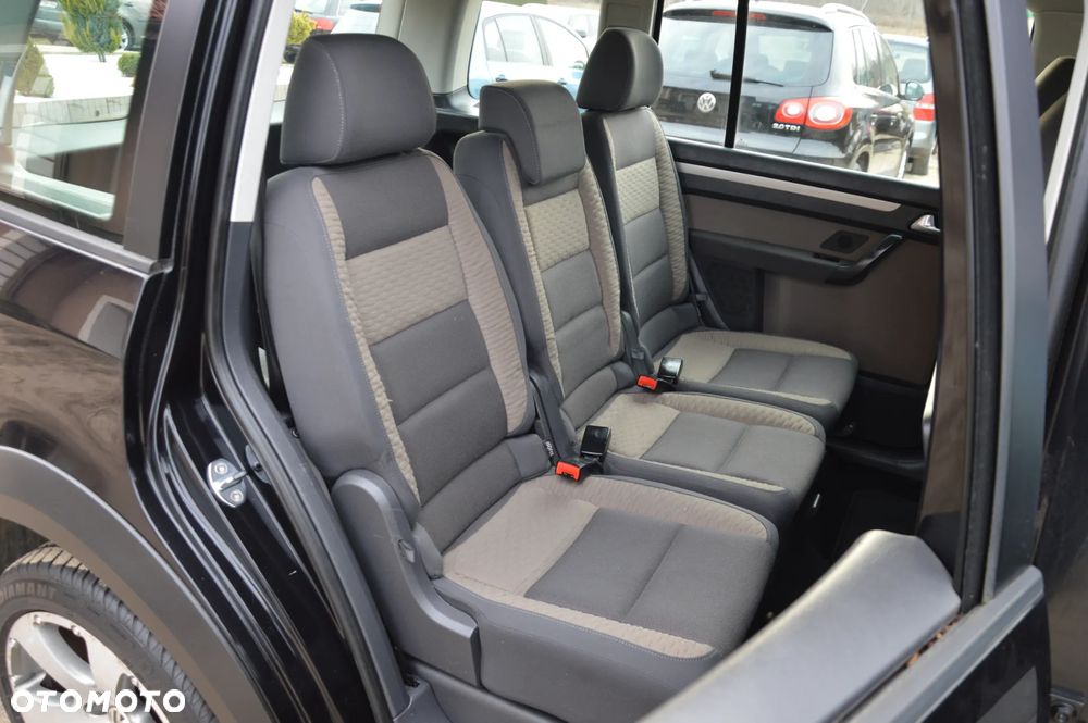 Volkswagen Touran 2.0 TDI DPF Cross - 26