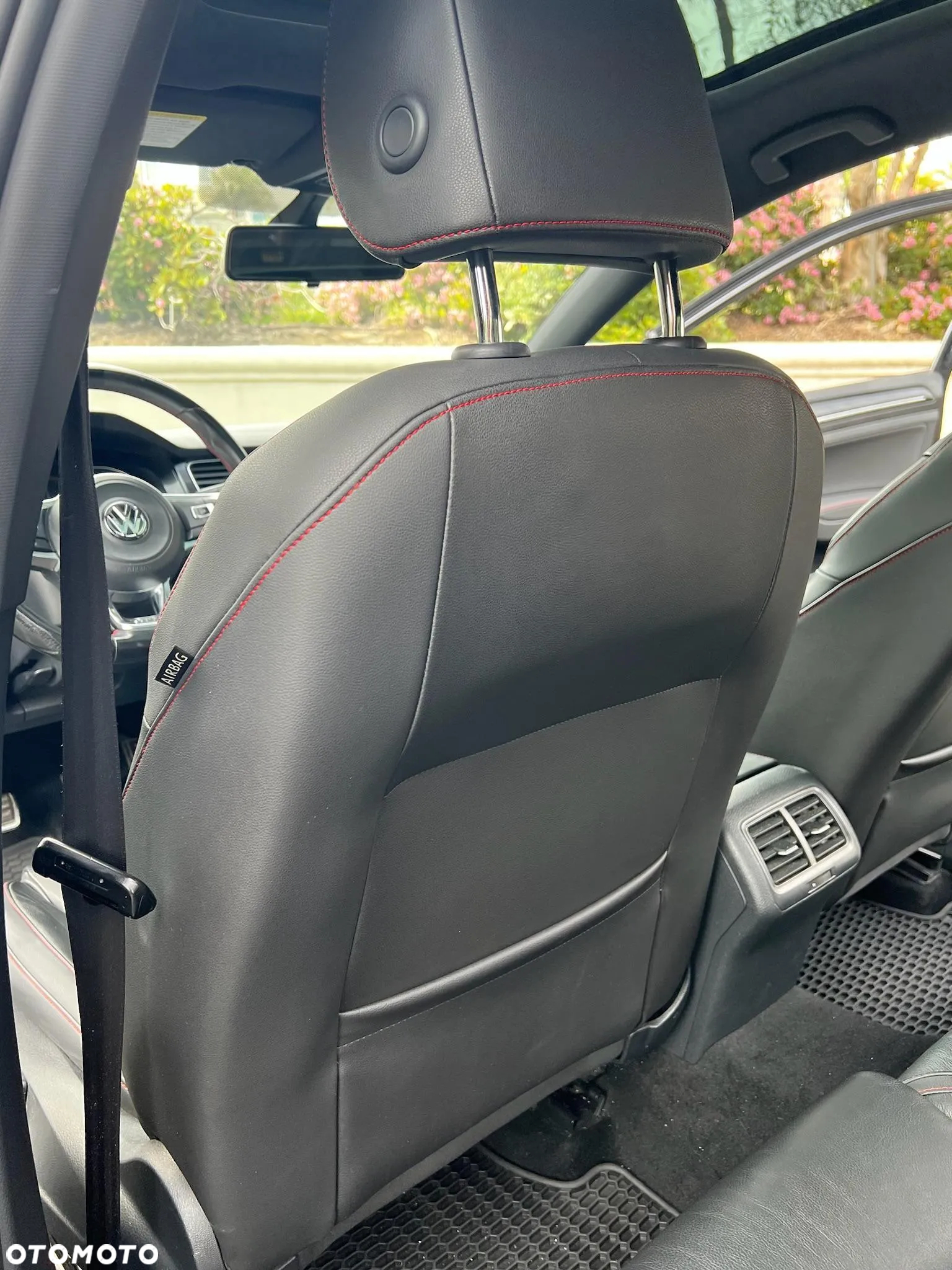 Volkswagen Golf - 21