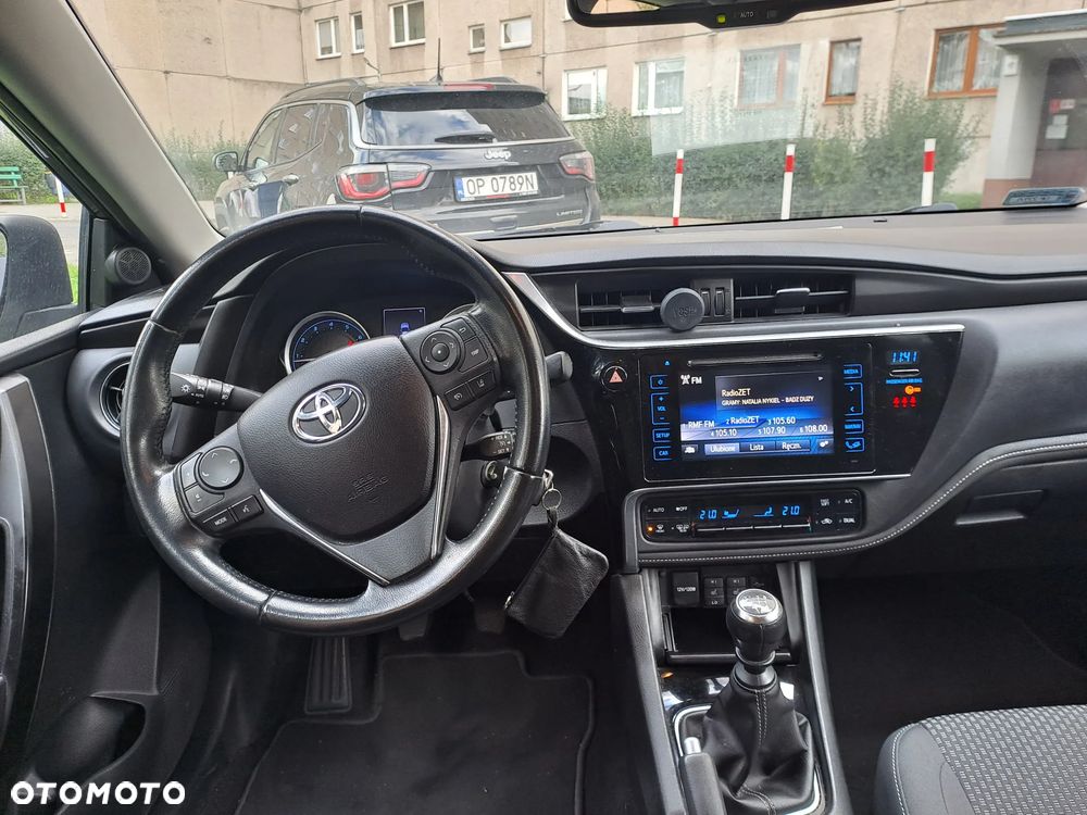 Toyota Corolla 1.6 Comfort - 9