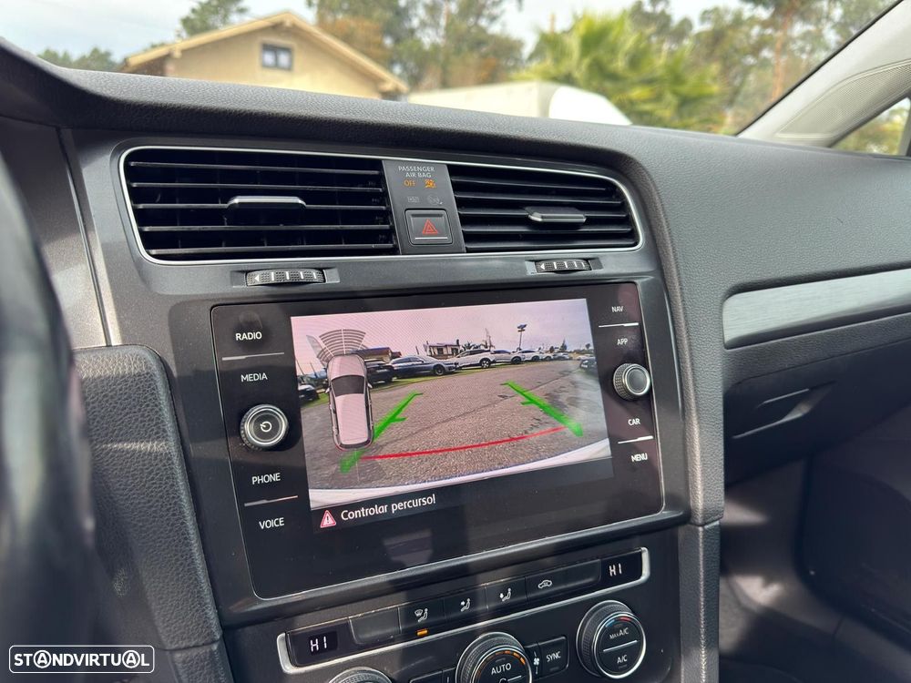 VW Golf 1.6 TDI Confortline - 26