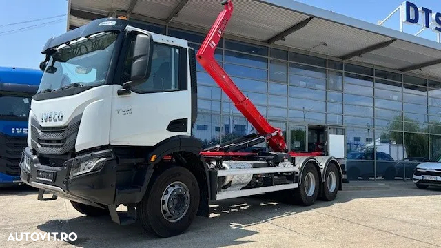 Iveco T-Way carosat cu Hooklift HIAB - 4