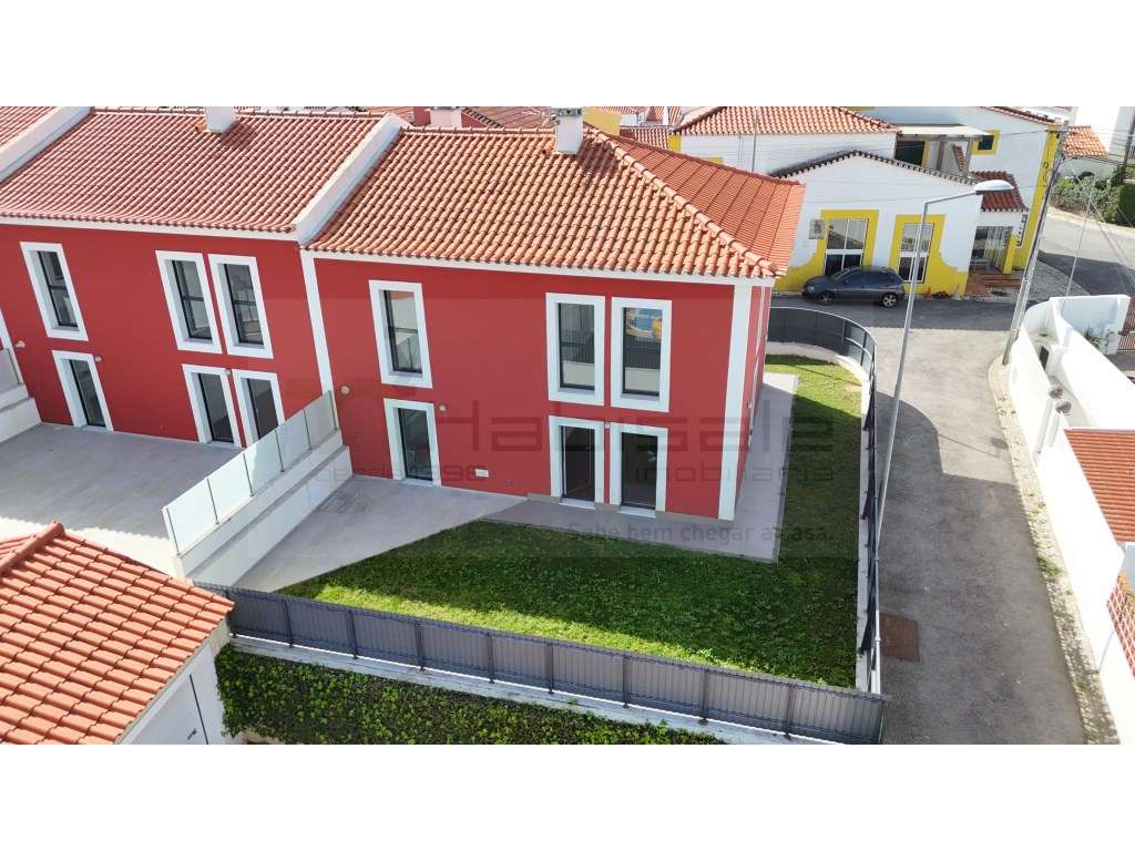 Moradia T3, situada em Areia Cascais, a curta distância da praia do... - Grande imagem: 2/40