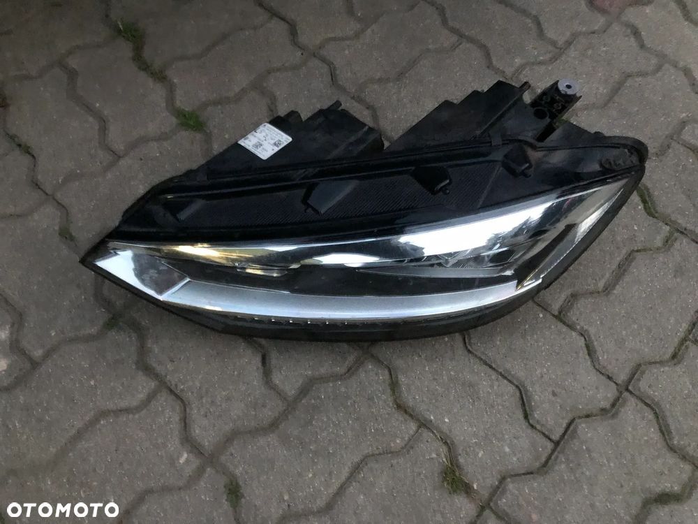 Reflektor lewy lampa Volkswagen Touran III 5TB941035B - 2