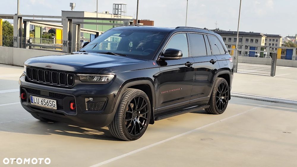 Jeep Grand Cherokee - 12