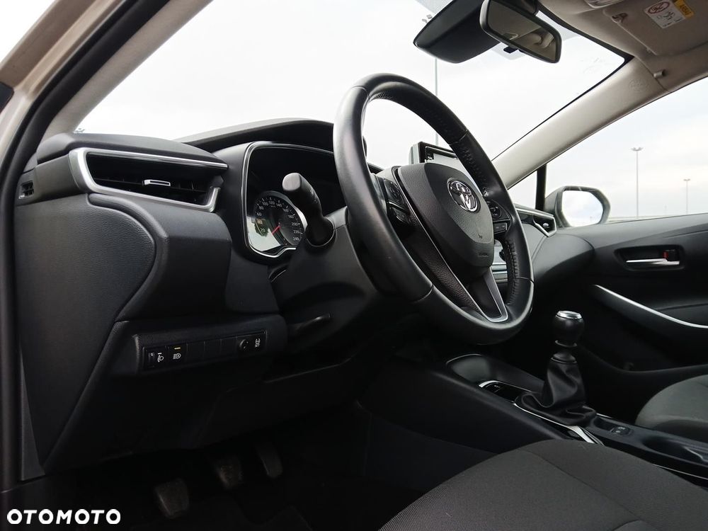 Toyota Corolla - 22
