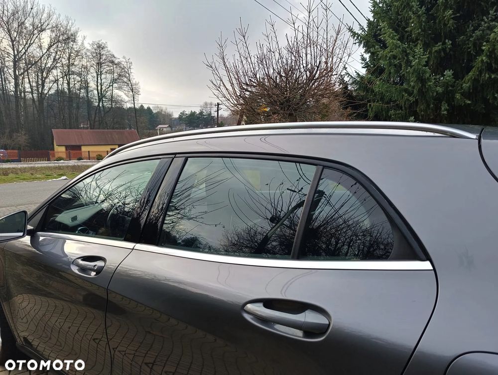 Mercedes-Benz GLA 200 Urban - 15