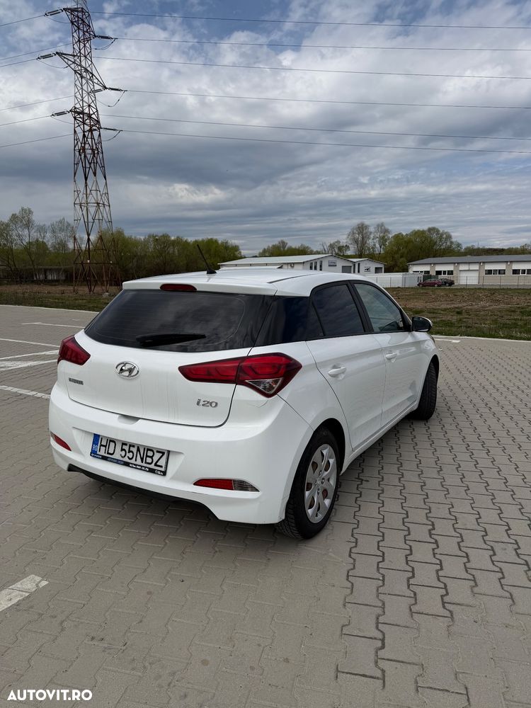Hyundai i20 1.1 CRDi M/T Confort - 4