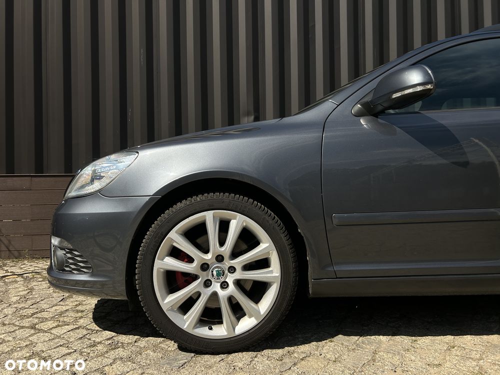 Skoda Octavia 2.0 TSI DSG RS - 39