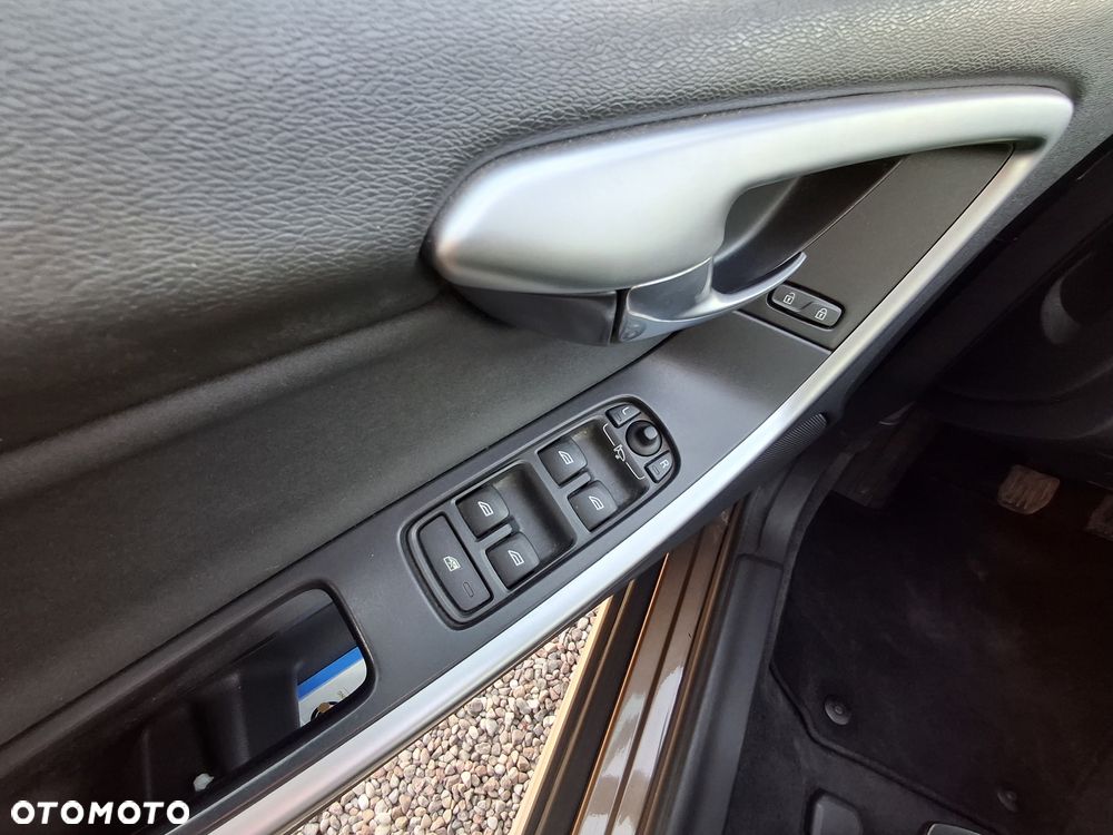 Volvo XC 60 - 24