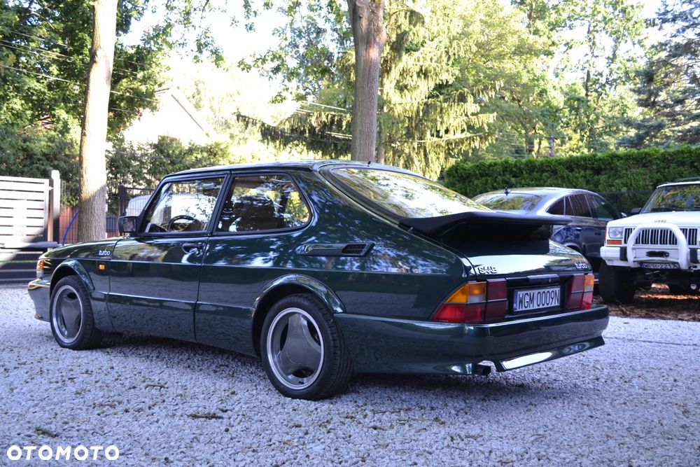 Saab 900 - 35