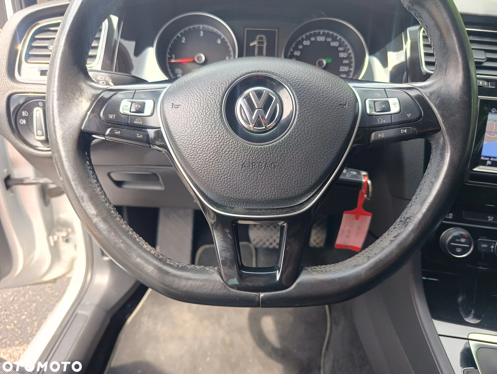 Volkswagen Golf 1.6 TDI BlueMotion Technology DSG Comfortline - 6