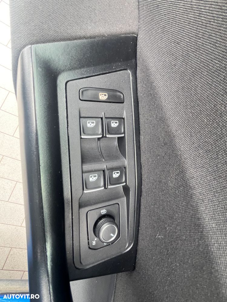 Volkswagen T-Roc - 11