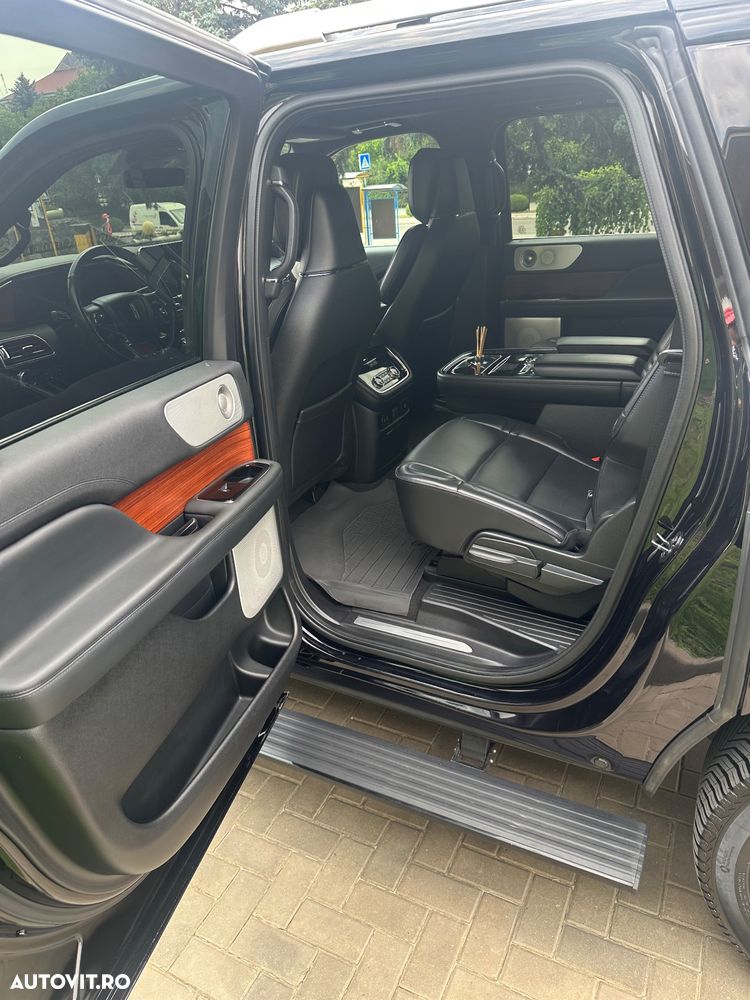 Lincoln Navigator - 32