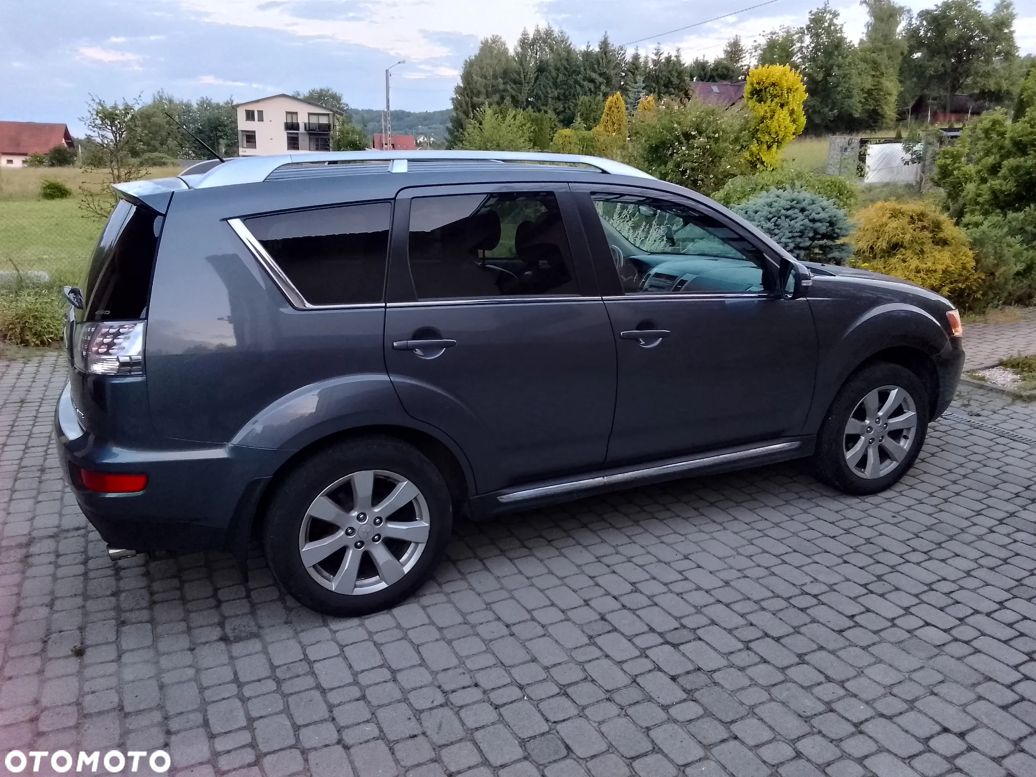 Mitsubishi Outlander 2.0 DID Intense + - 3