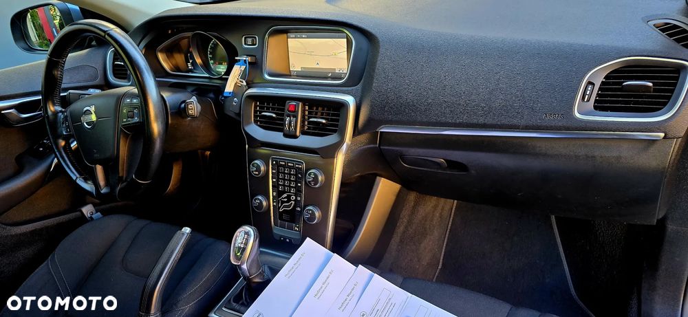 Volvo V40 T3 Kinetic - 24