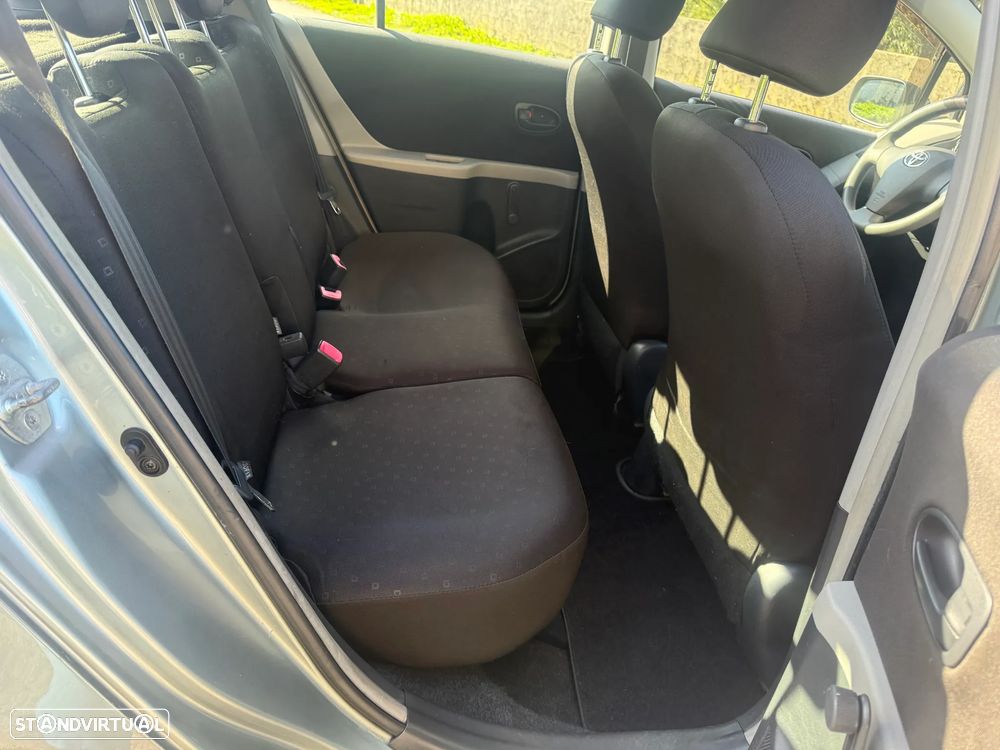 Toyota Yaris 1.0 VVT-i - 16
