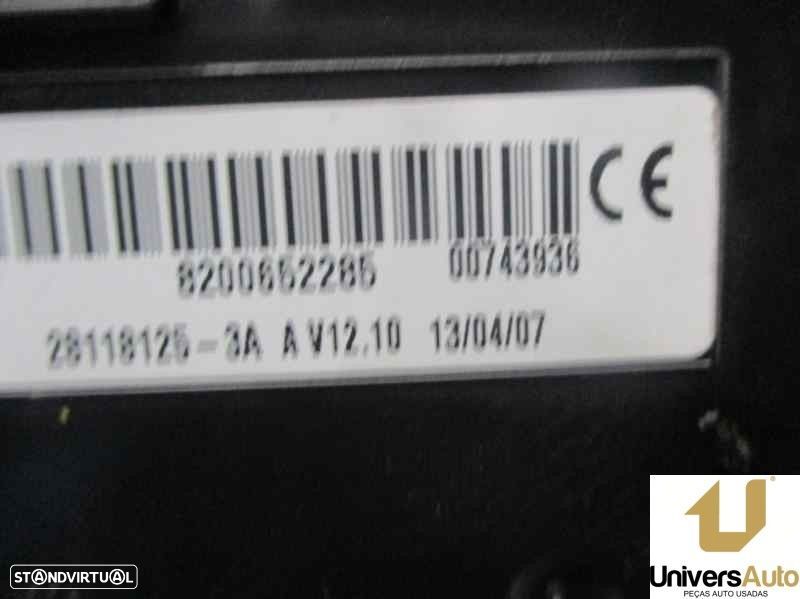 CAIXA RELÉS / FUSÍVEIS RENAULT CLIO III 2007 -8200652285 - 1
