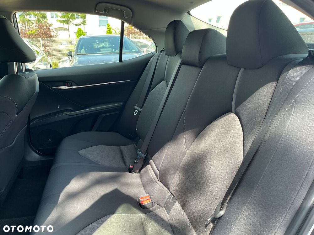 Toyota Camry 2.5 Hybrid Comfort CVT - 24