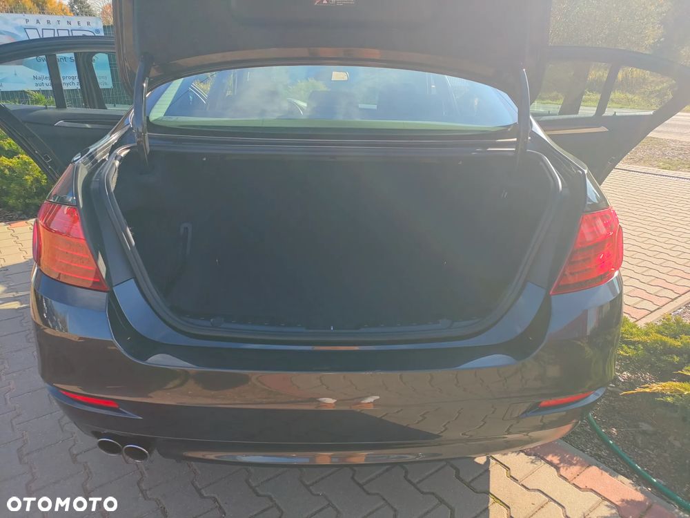 BMW Seria 5 528i Luxury Line - 25